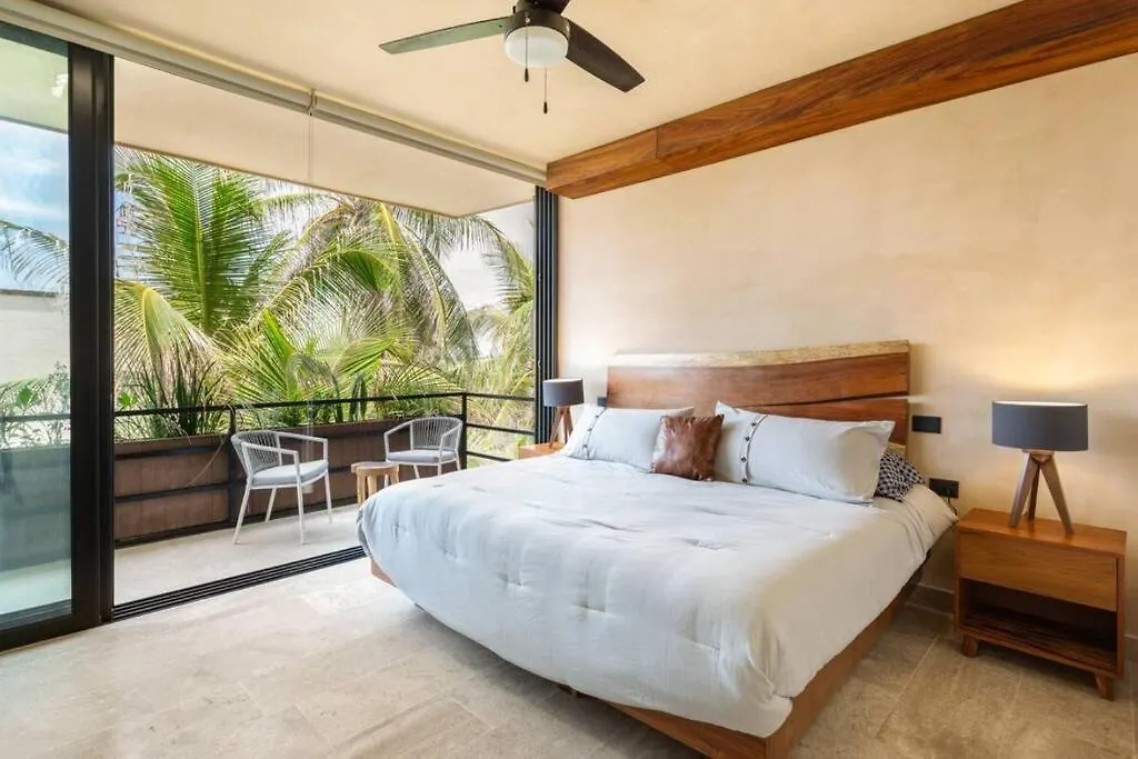 Luxury Beachfront Penthouse With Private Pool 툴룸 0*,